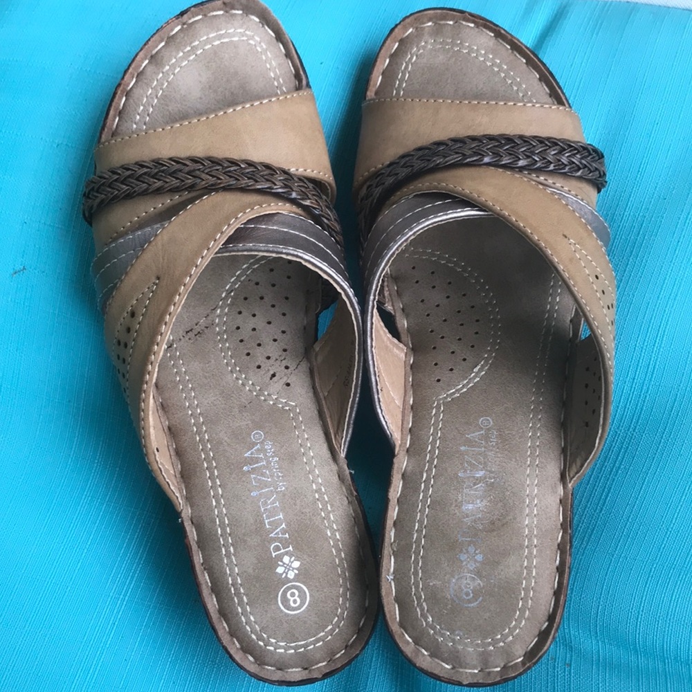 NWOT Wedge sandals